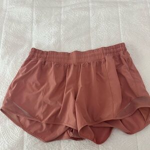 coral 4in LR lululemon hotty hots